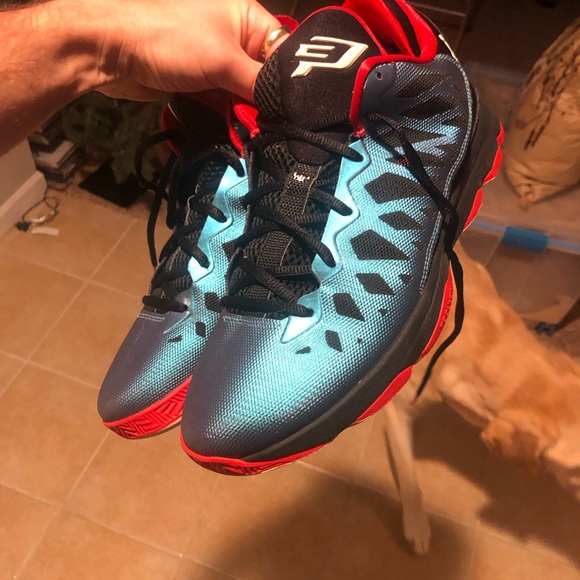 Chris Paul shoes - Picture 3 of 5